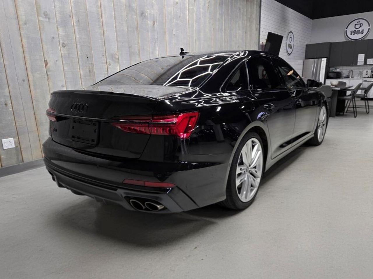 2022 Audi S6 BLACK OPTICS  21 WHEELS  CARBON FIBER ACCIDENT FRE Photo