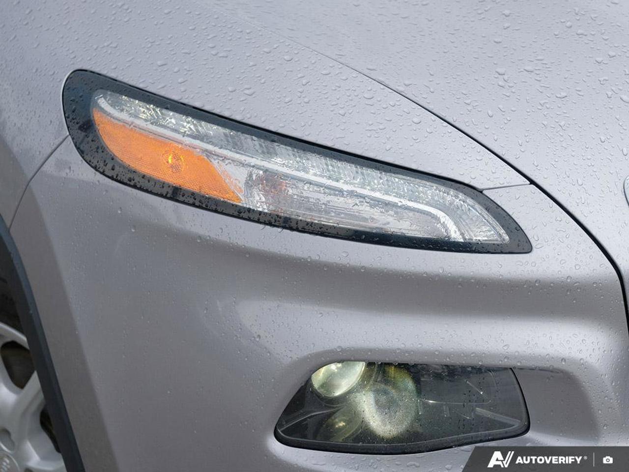 2018 Jeep Cherokee LatitudeLATITUDE, 2.4L 4-CYLINDER, FWD, CLOTH, AST Photo