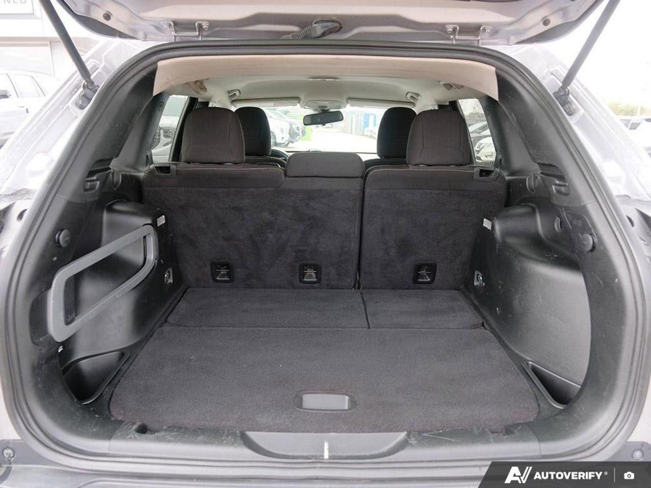2018 Jeep Cherokee LatitudeLATITUDE, 2.4L 4-CYLINDER, FWD, CLOTH, AST Photo