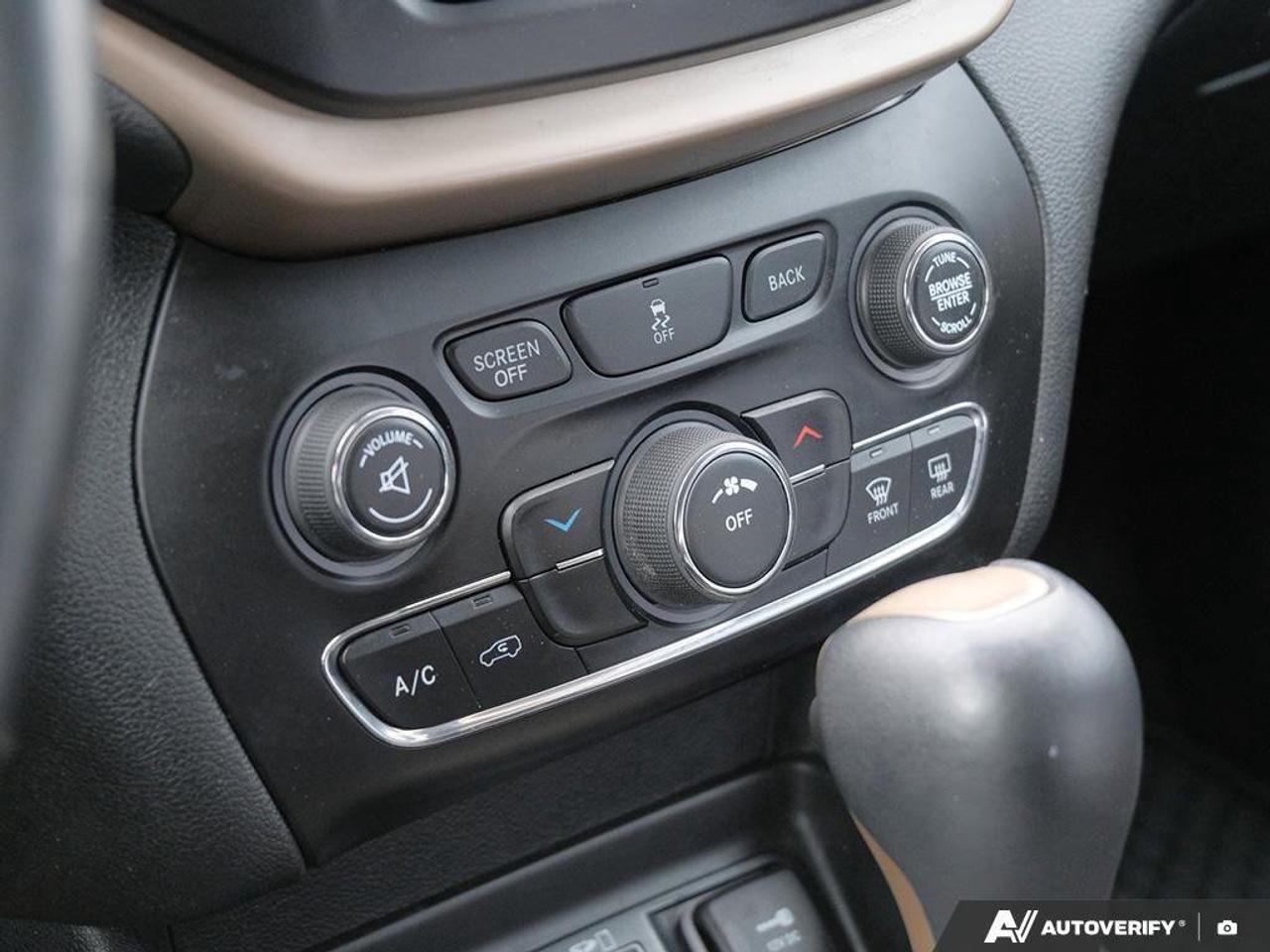 2018 Jeep Cherokee LatitudeLATITUDE, 2.4L 4-CYLINDER, FWD, CLOTH, AST Photo