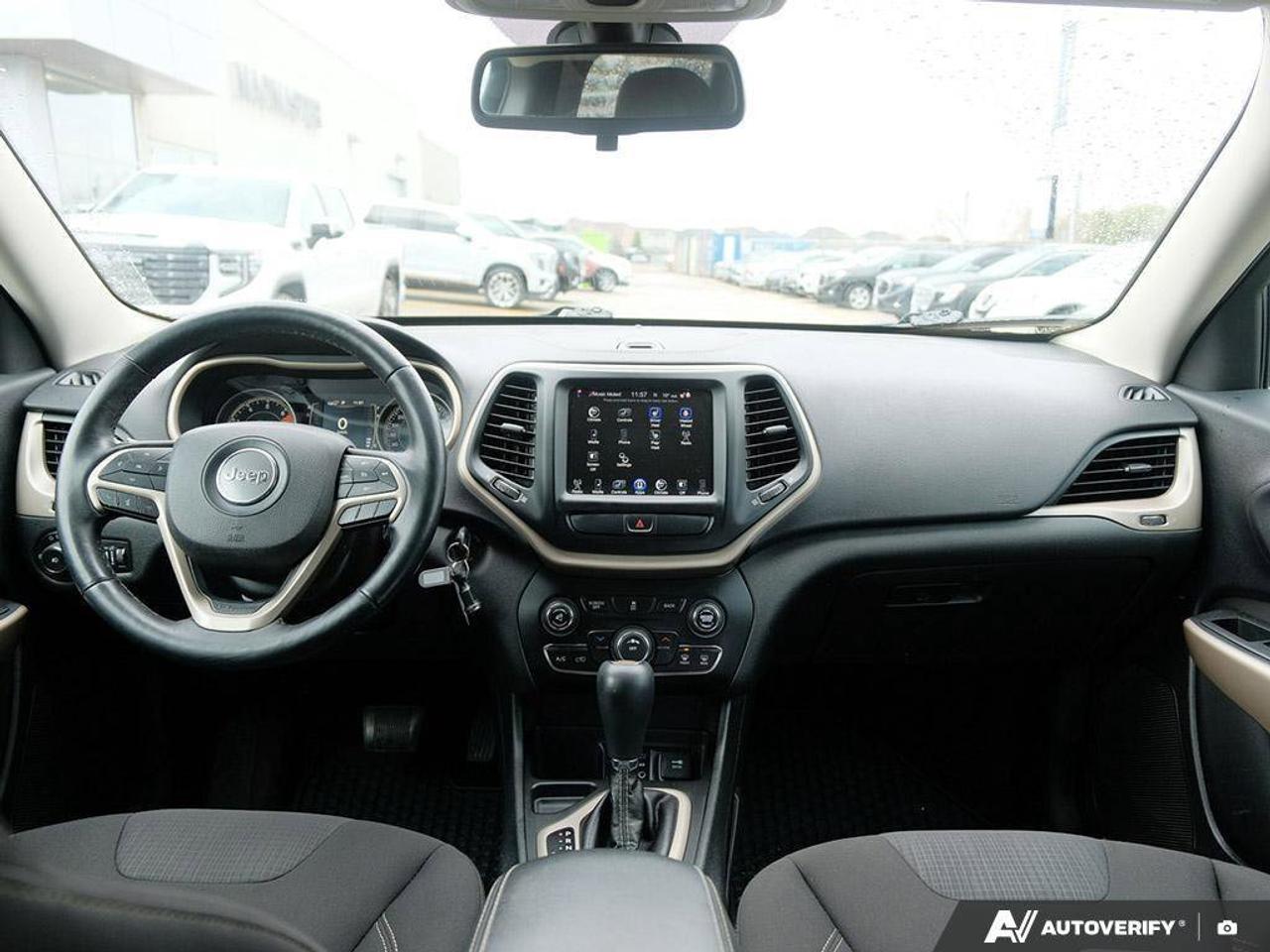 2018 Jeep Cherokee LatitudeLATITUDE, 2.4L 4-CYLINDER, FWD, CLOTH, AST Photo