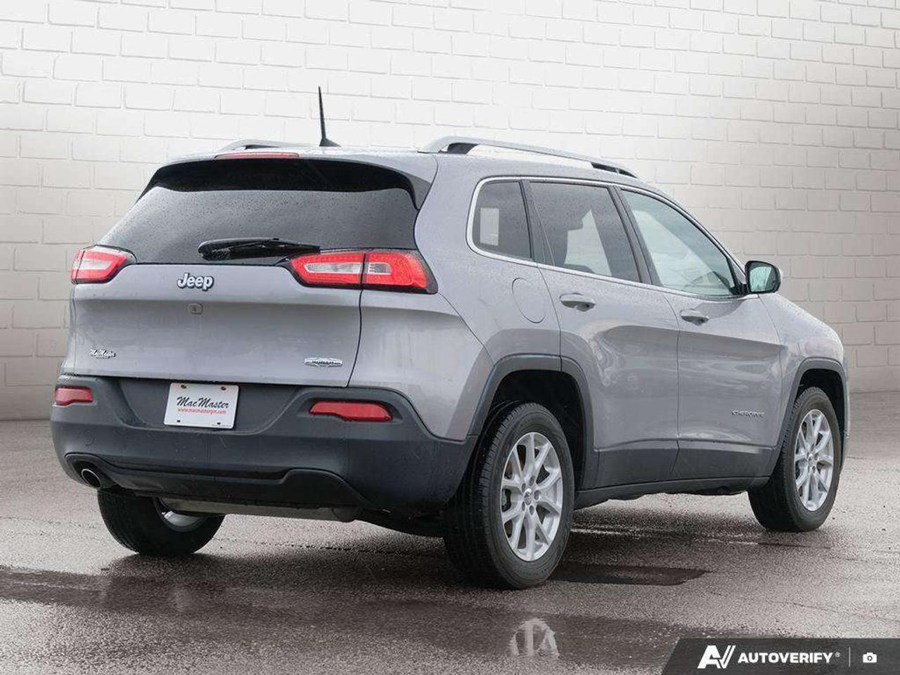 2018 Jeep Cherokee LATITUDE, 2.4L 4-CYLINDER, FWD, CLOTH, ASTRADED CERTIFIED! Photo