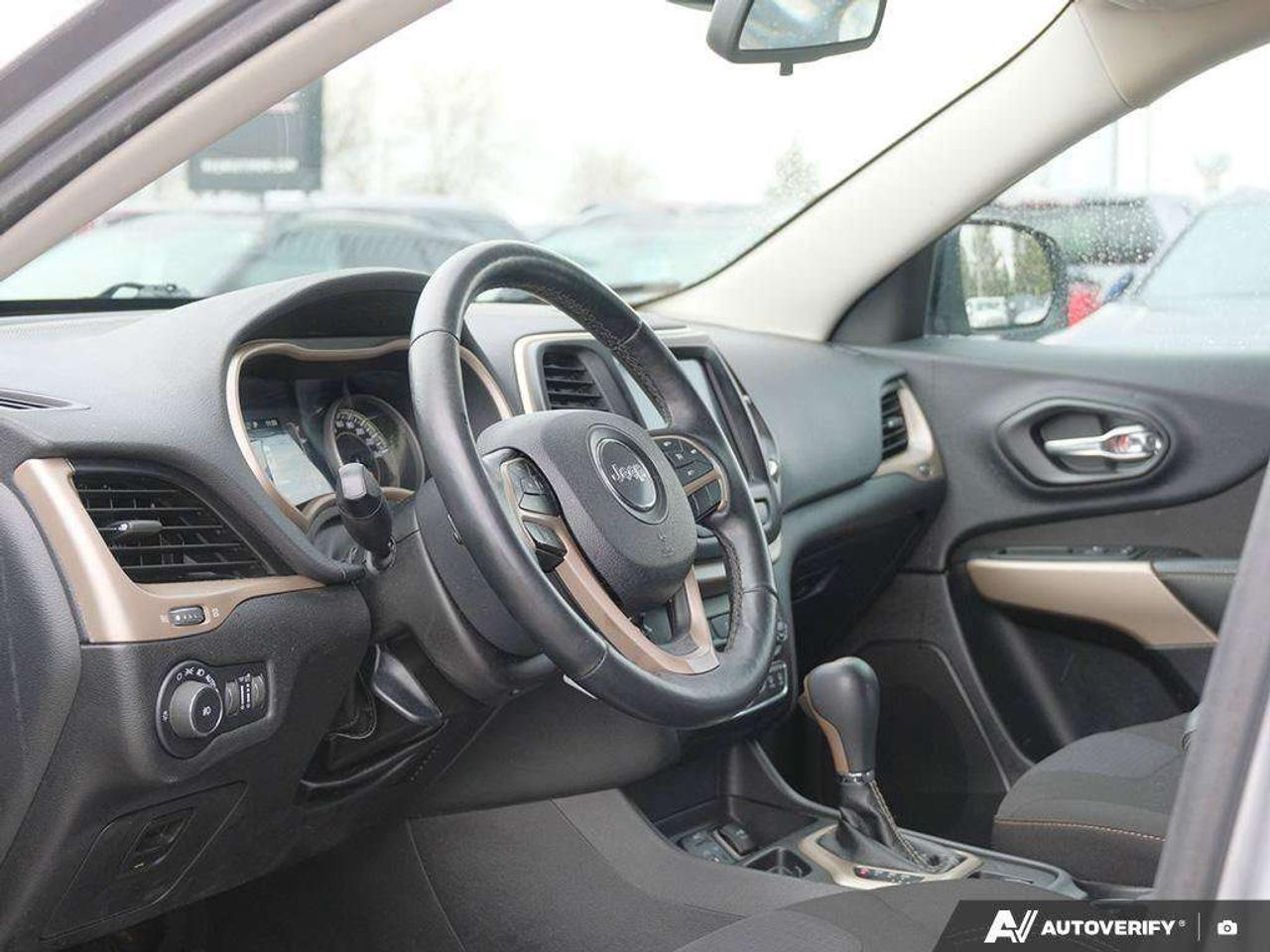 2018 Jeep Cherokee LATITUDE, 2.4L 4-CYLINDER, FWD, CLOTH, ASTRADED CERTIFIED! Photo