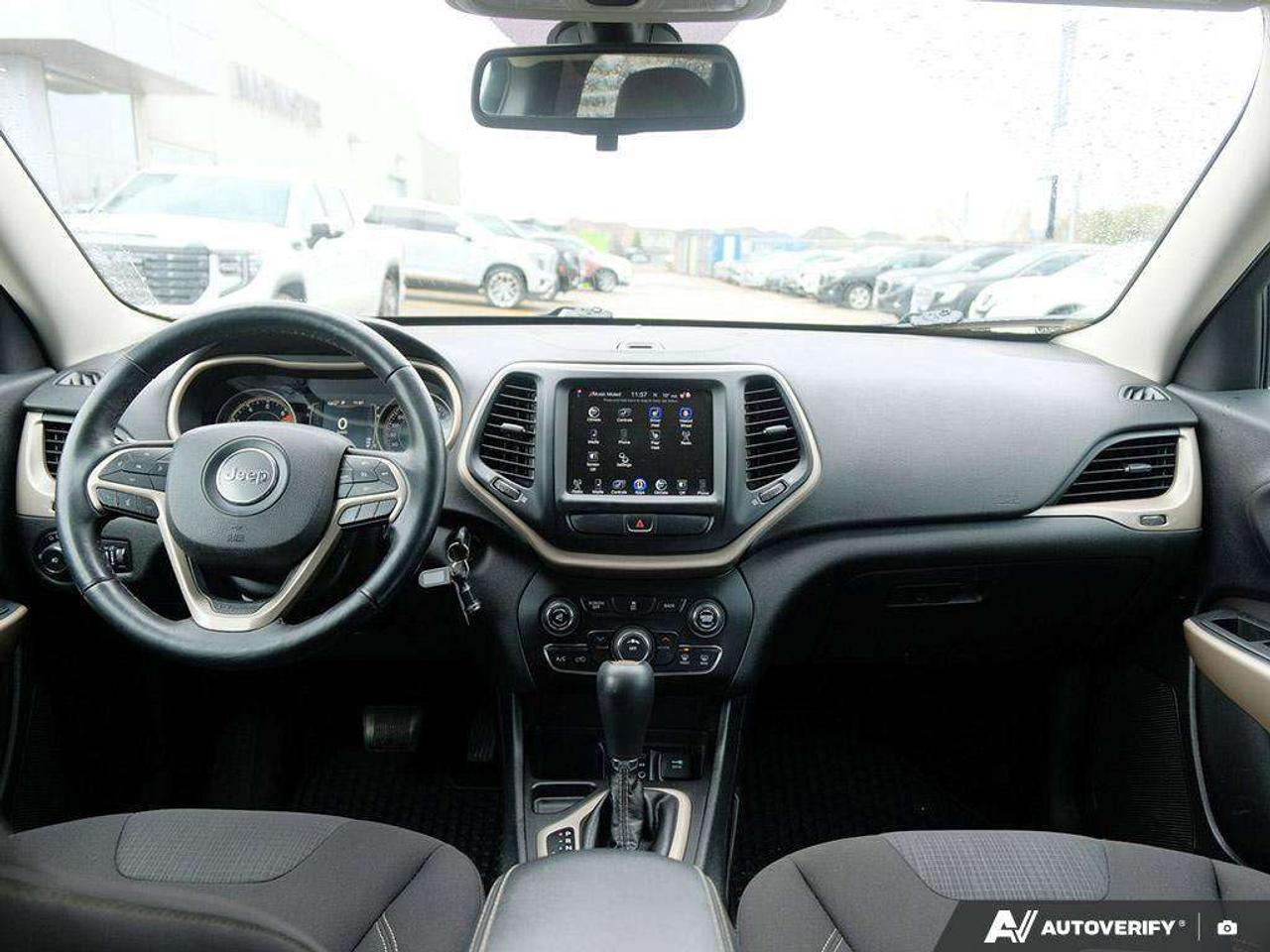 2018 Jeep Cherokee LATITUDE, 2.4L 4-CYLINDER, FWD, CLOTH, ASTRADED CERTIFIED! Photo
