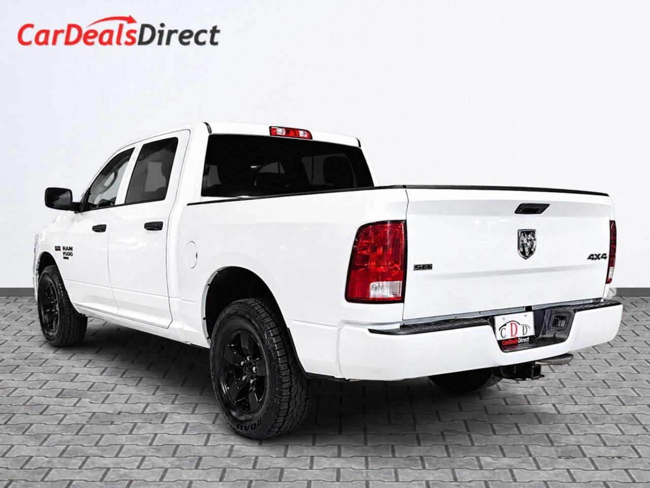 2023 RAM 1500 Classic SLT AWD Express Appearance PKG / Carplay / NAV / B Photo