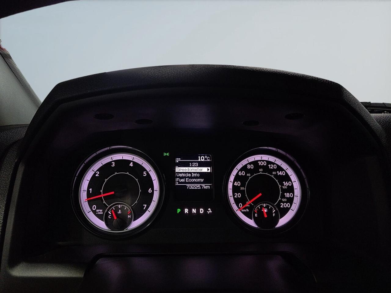 2023 RAM 1500 Classic SLT AWD Express Appearance PKG / Carplay / NAV / B Photo
