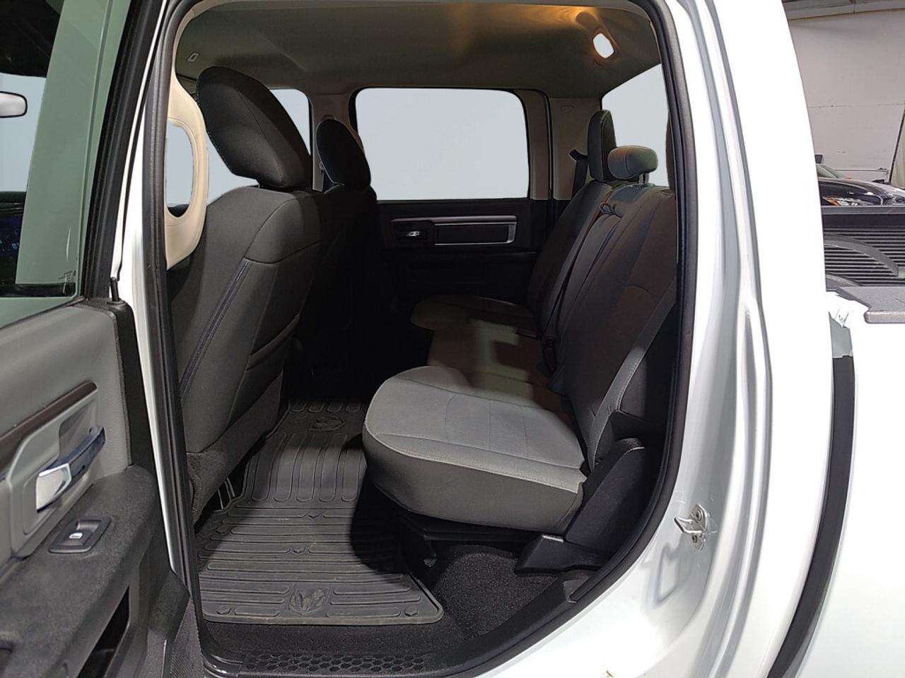 2023 RAM 1500 Classic SLT AWD Express Appearance PKG / Carplay / NAV / B Photo