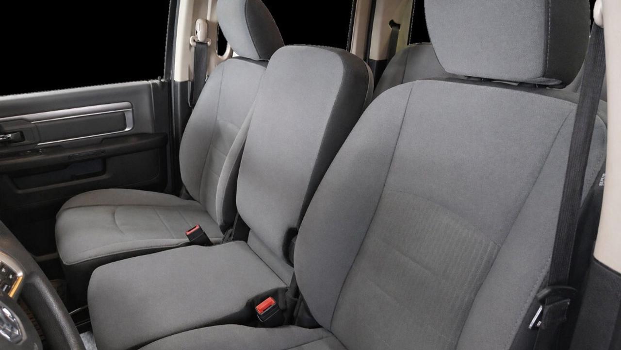 2023 RAM 1500 Classic SLT AWD Express Appearance PKG / Carplay / NAV / B Photo