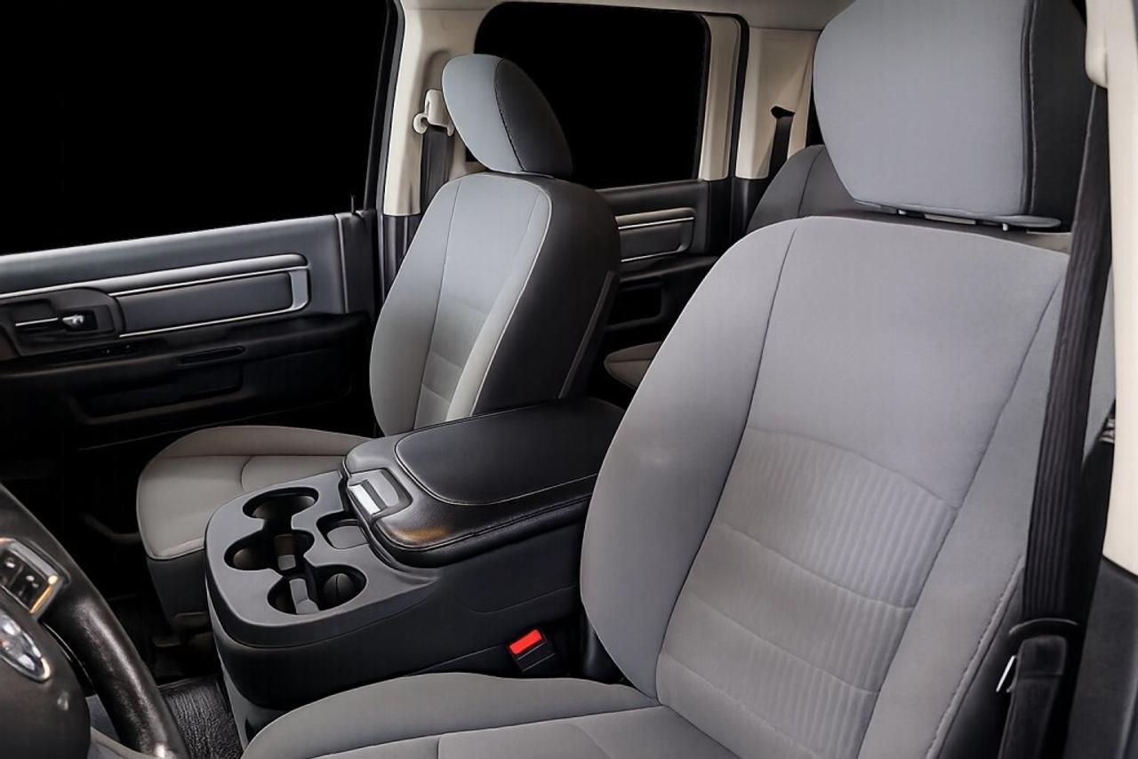 2023 RAM 1500 Classic SLT AWD Express Appearance PKG / Carplay / NAV / B Photo