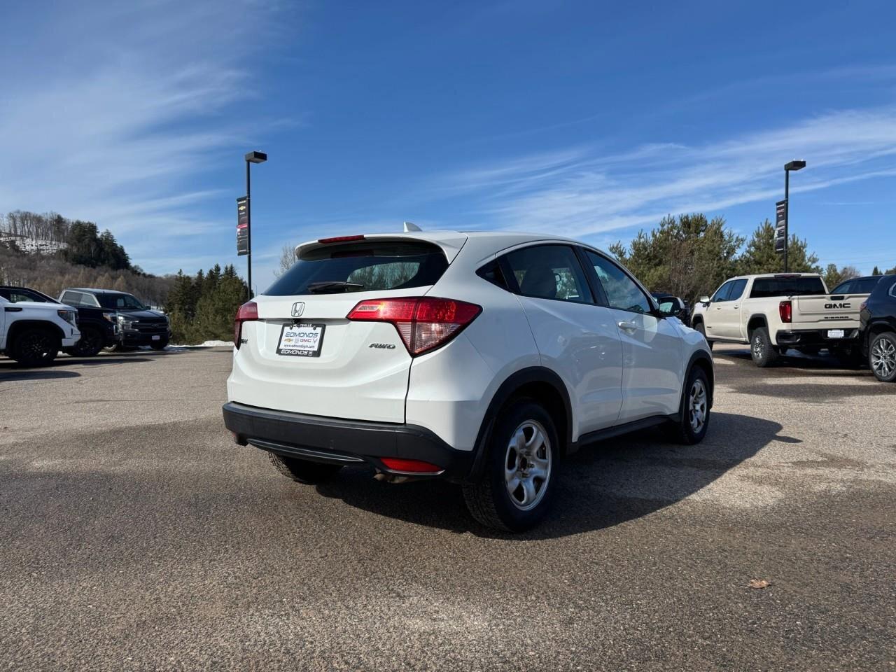 2016 Honda HR-V 4WD 4dr CVT LX Photo4