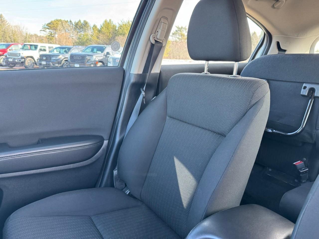 2016 Honda HR-V 4WD 4dr CVT LX Photo