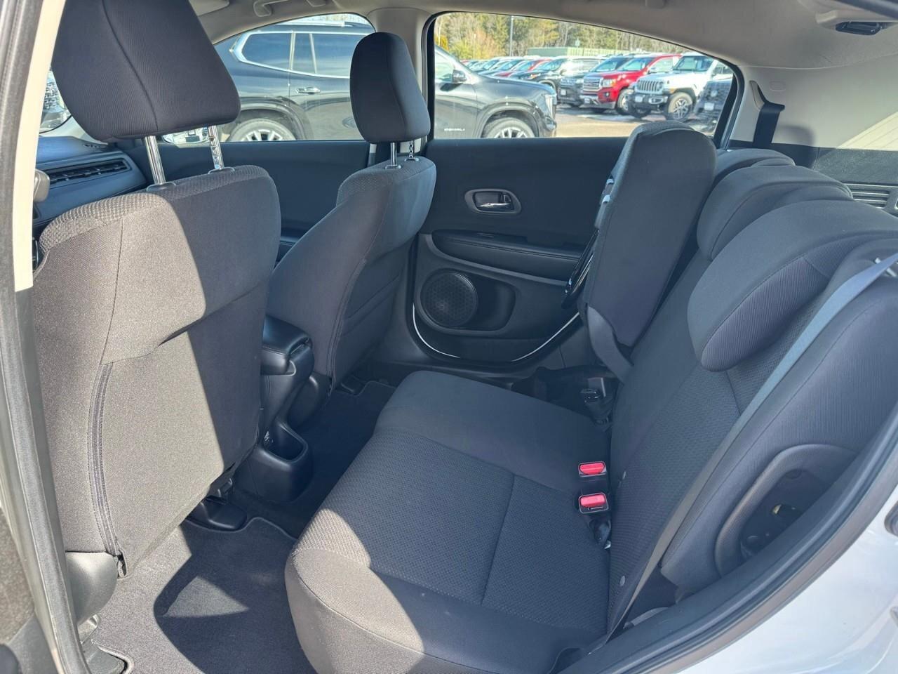 2016 Honda HR-V 4WD 4dr CVT LX Photo