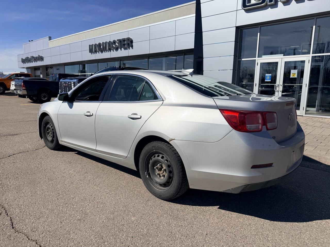 2016 Chevrolet Malibu 4DR SDN LT Photo3