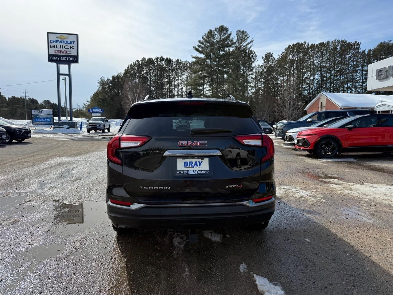 2022 GMC Terrain AT4   GMC PRO SAFETY PKG, SUNROOF, LEATHER SEATING Photo