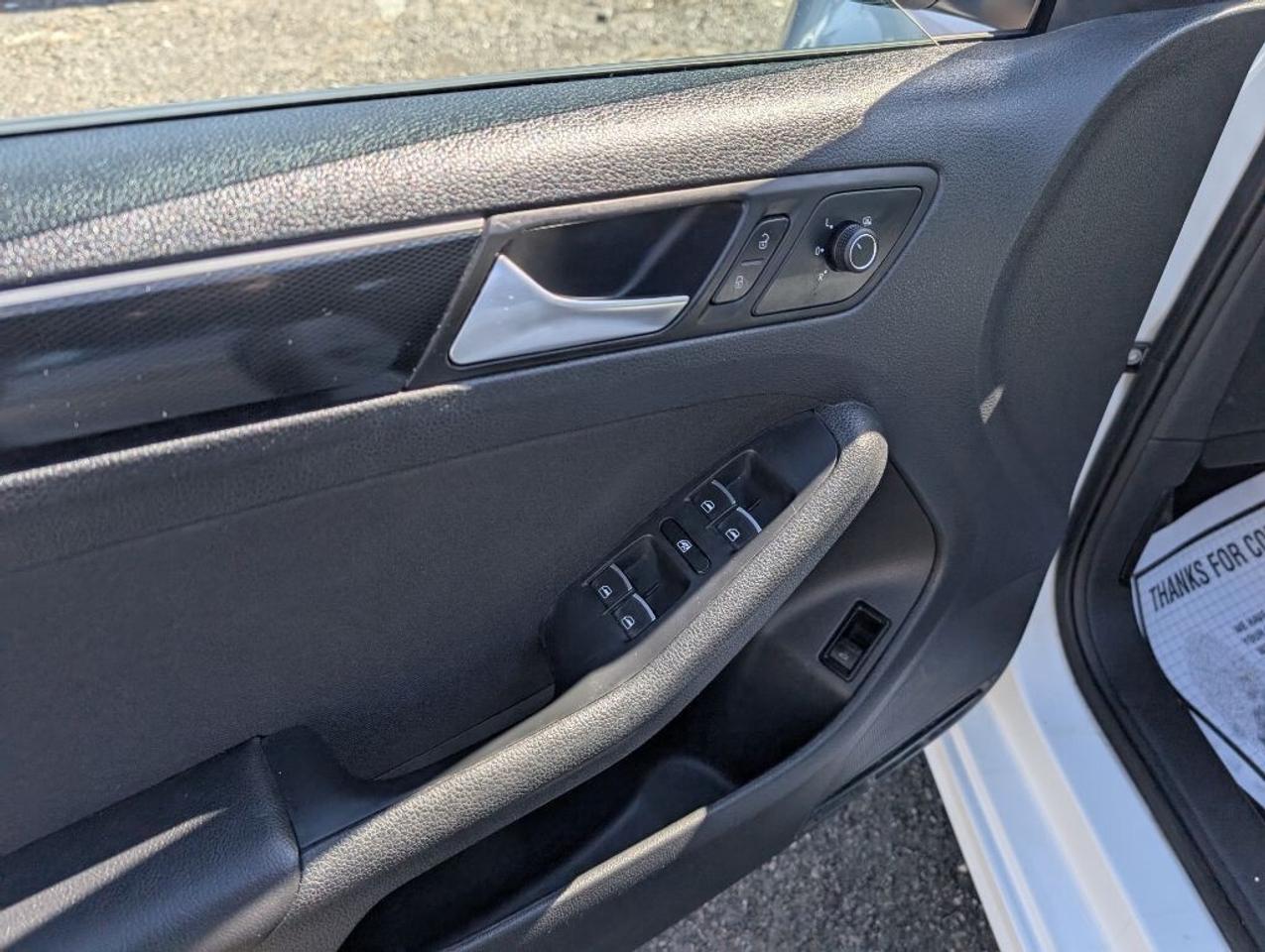 2016 Volkswagen Jetta Sedan 4dr Auto 1.8T Sport PZEV Photo