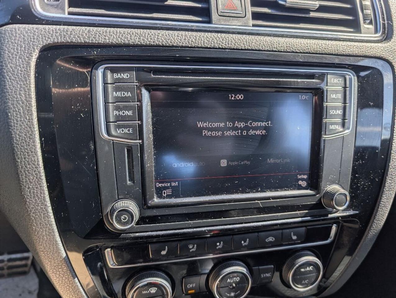 2016 Volkswagen Jetta Sedan 4dr Auto 1.8T Sport PZEV Photo