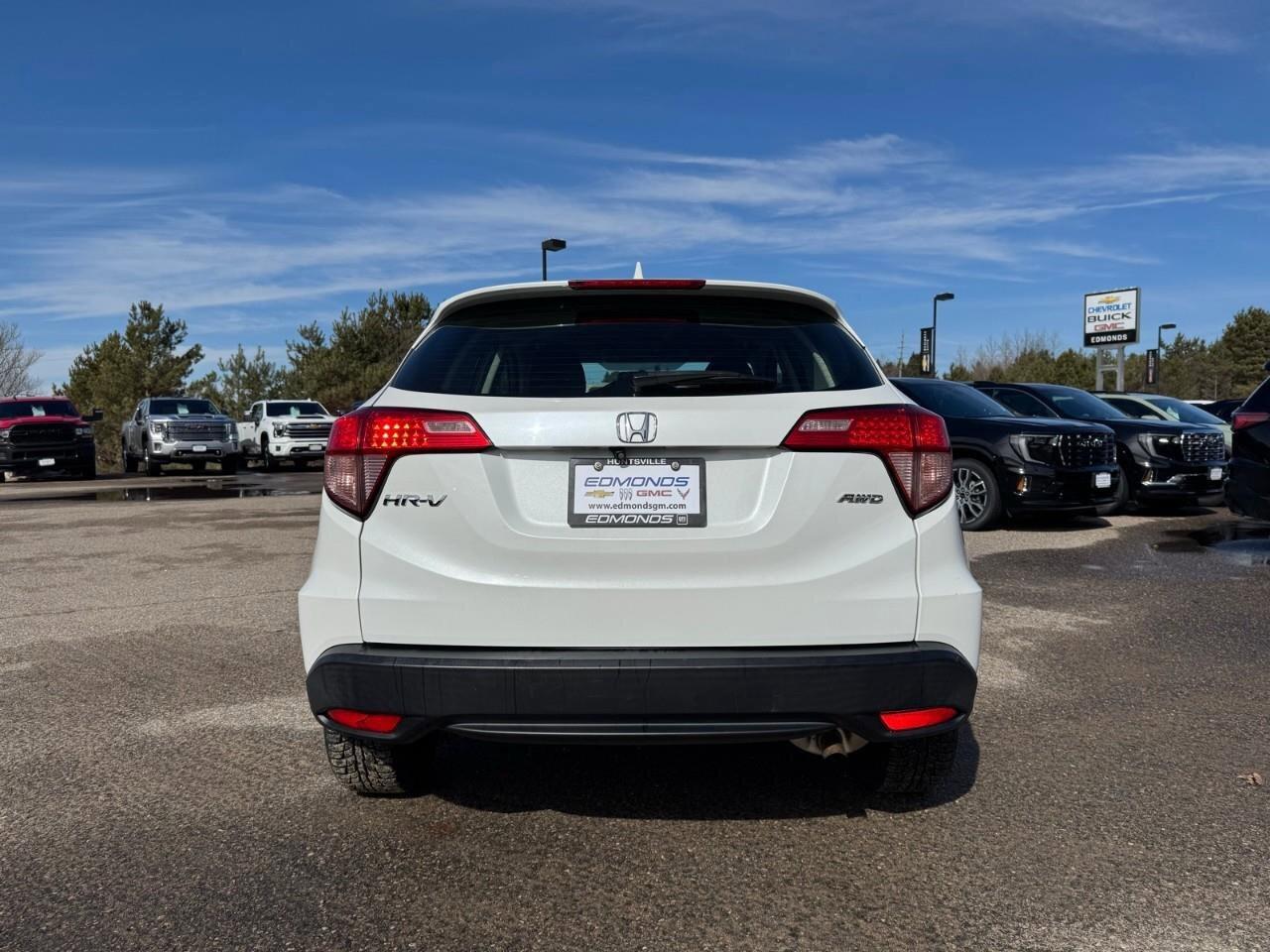 2016 Honda HR-V LXAWD   WINTER TIRES ON RIMS   HEATED SEATS Photo3