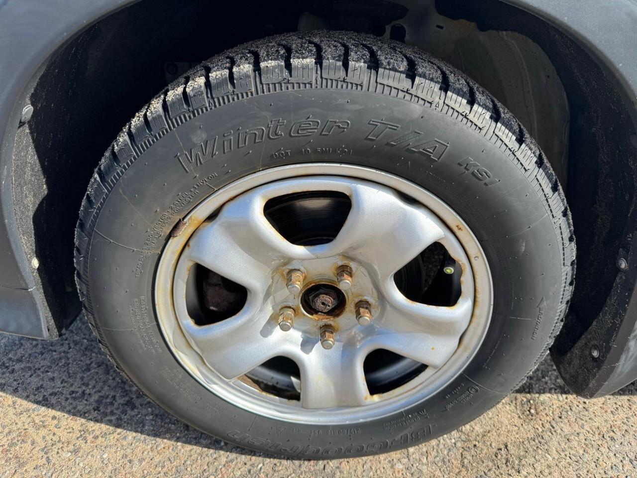 2016 Honda HR-V LXAWD   WINTER TIRES ON RIMS   HEATED SEATS Photo