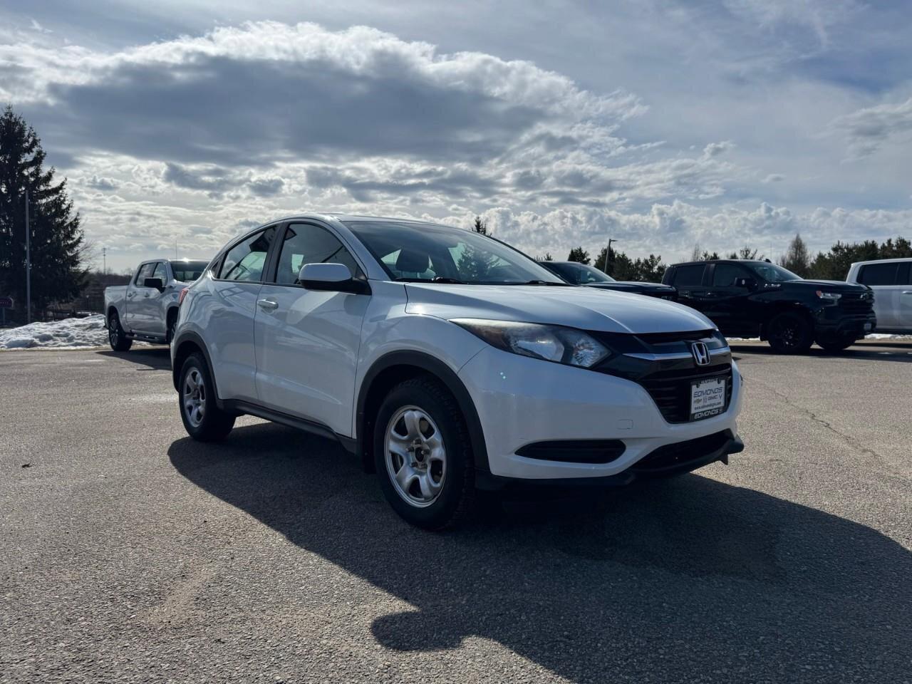 2016 Honda HR-V LXAWD   WINTER TIRES ON RIMS   HEATED SEATS Photo