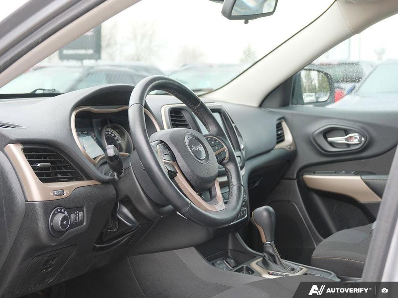 2018 Jeep Cherokee LatitudeLATITUDE, 2.4L 4-CYLINDER, FWD, CLOTH, AST Photo