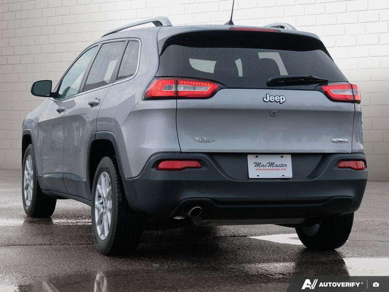 2018 Jeep Cherokee LATITUDE, 2.4L 4-CYLINDER, FWD, CLOTH, ASTRADED CERTIFIED! Photo