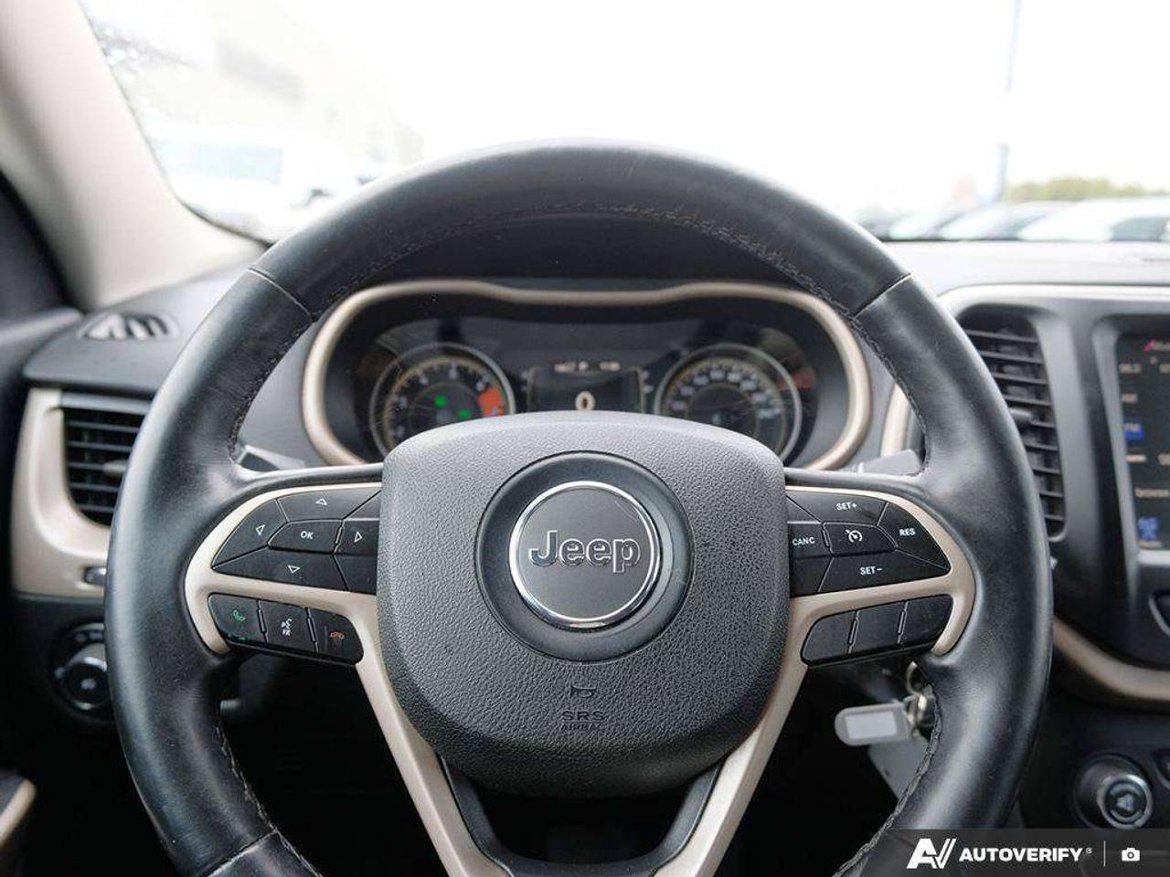 2018 Jeep Cherokee LATITUDE, 2.4L 4-CYLINDER, FWD, CLOTH, ASTRADED CERTIFIED! Photo