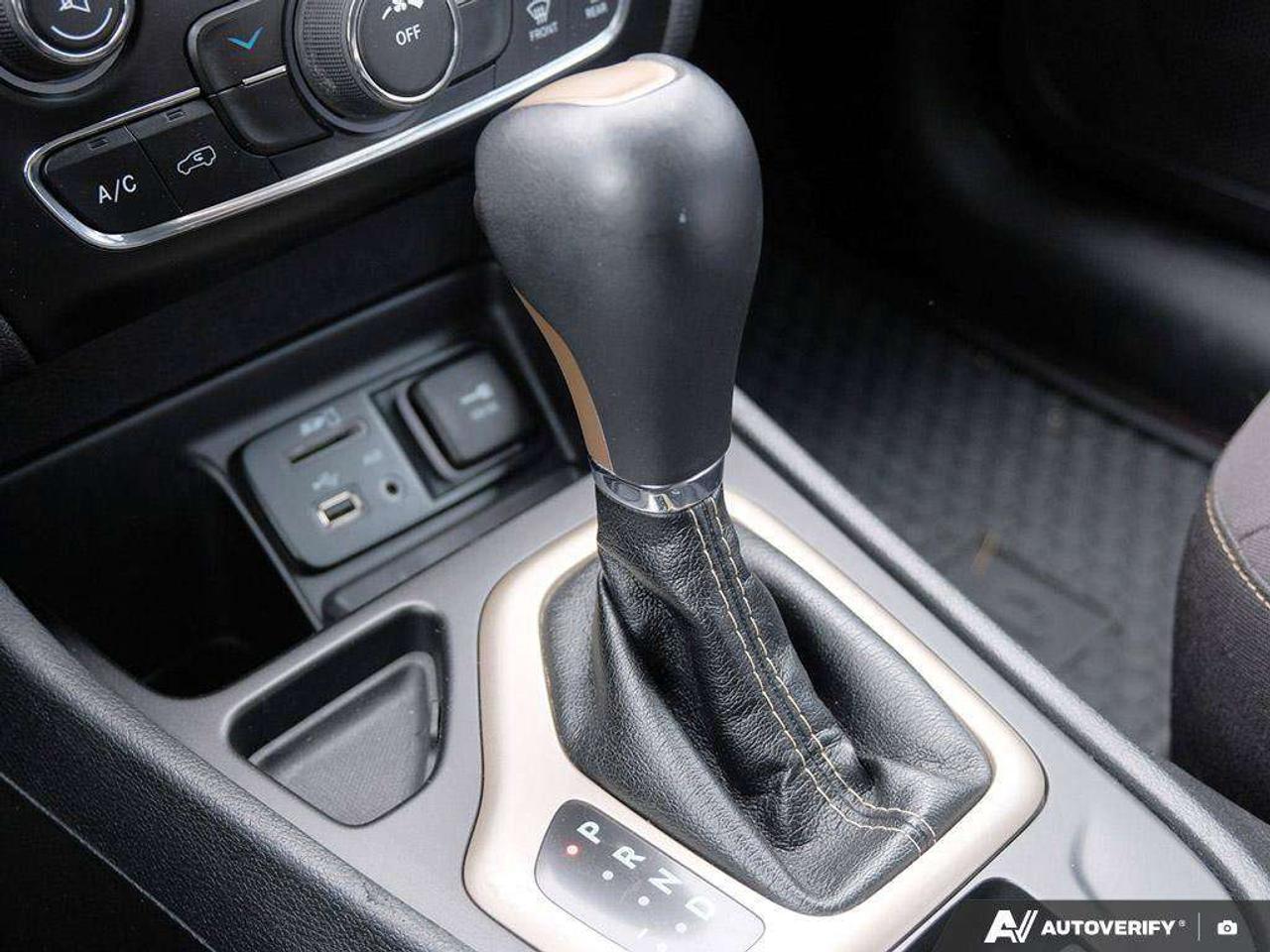 2018 Jeep Cherokee LATITUDE, 2.4L 4-CYLINDER, FWD, CLOTH, ASTRADED CERTIFIED! Photo