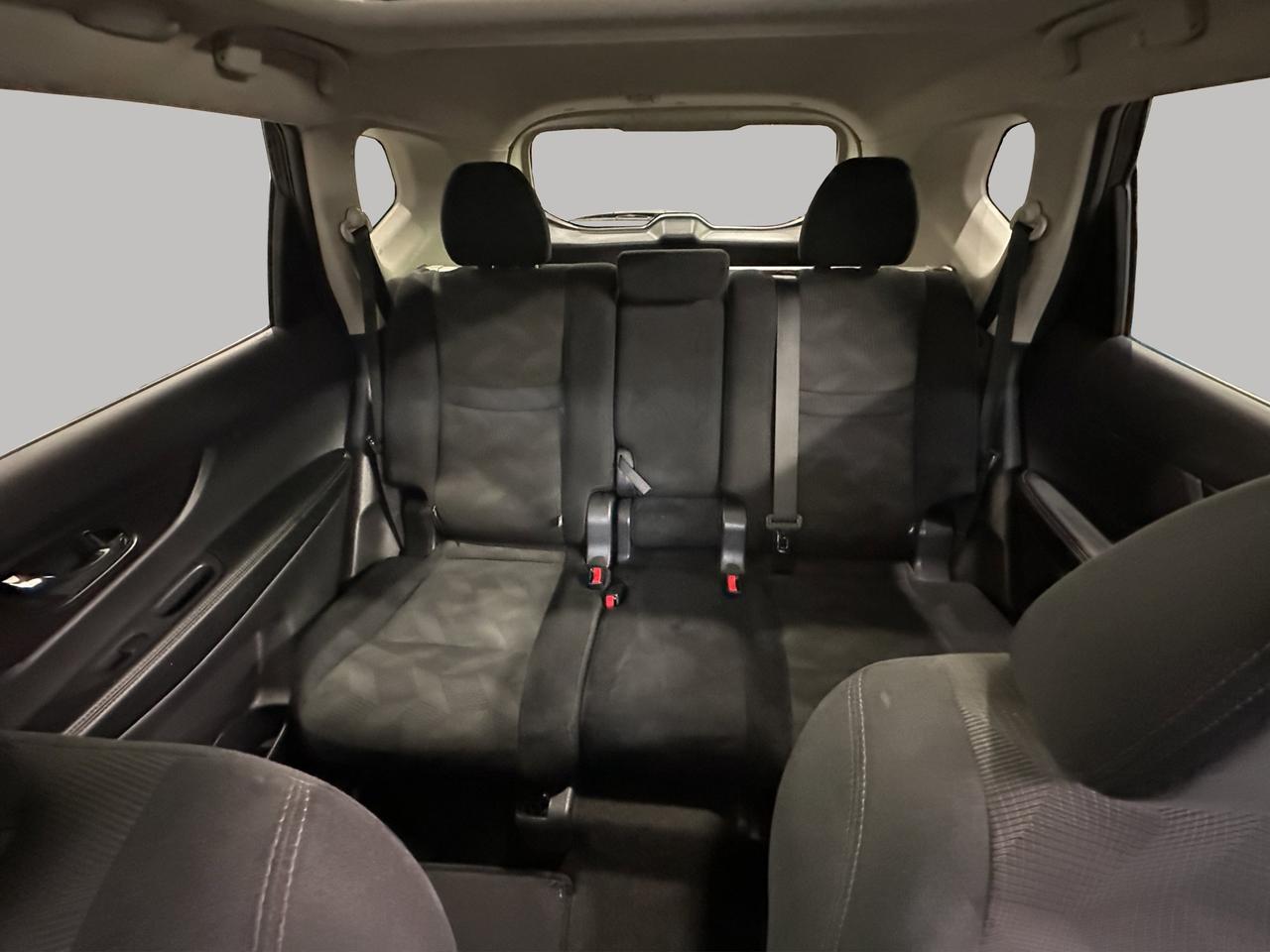 2016 Nissan Rogue SV | Reverse Cam | Heated Seats Photo