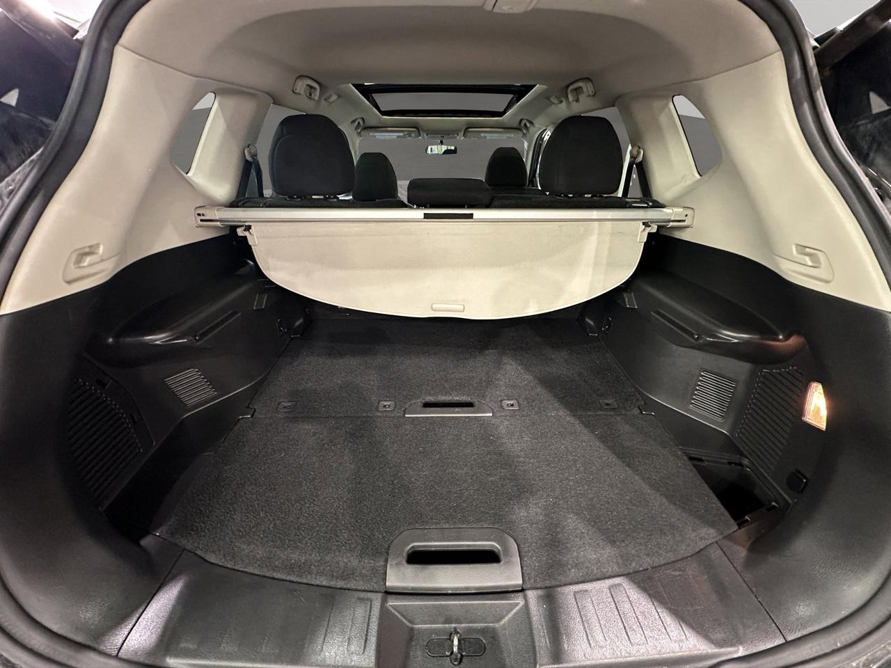 2016 Nissan Rogue SV | Reverse Cam | Heated Seats Photo