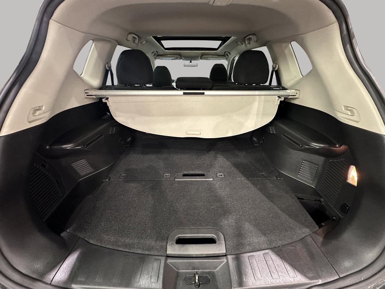 2016 Nissan Rogue SV | Reverse Cam | Heated Seats Photo