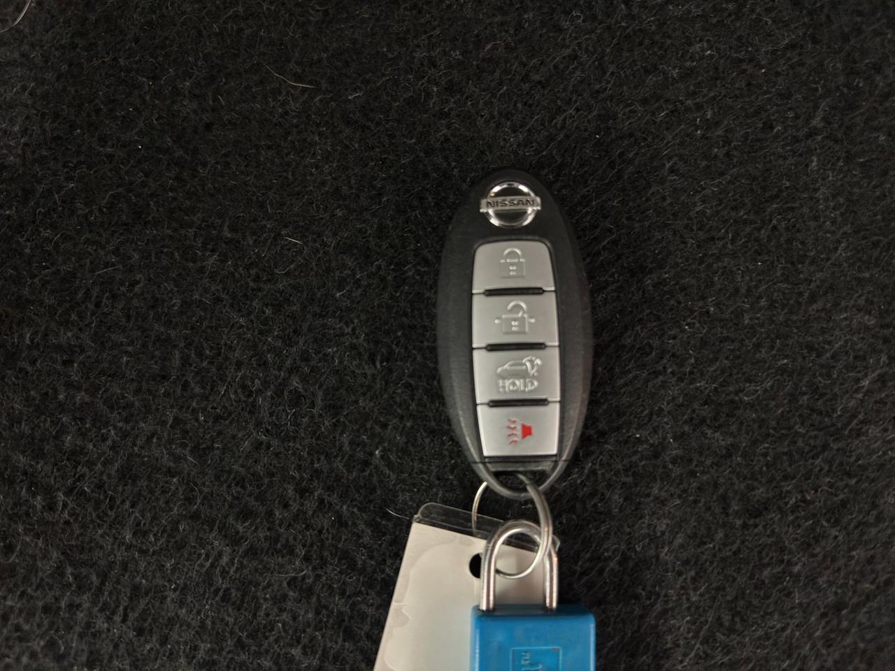 2016 Nissan Rogue SV | Reverse Cam | Heated Seats Photo