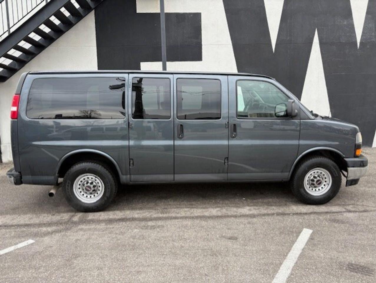 2017 GMC Savana Passenger LT 2500 12 PASSENGER-CAMERA-CERTIFIED-10 TO CHOOSE Photo