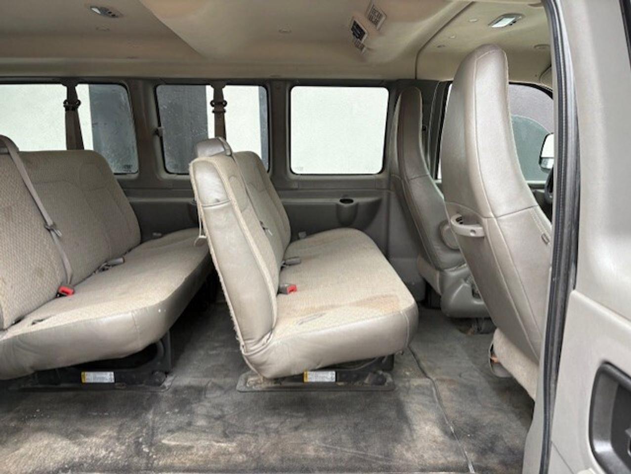 2017 GMC Savana Passenger LT 2500 12 PASSENGER-CAMERA-CERTIFIED-10 TO CHOOSE Photo