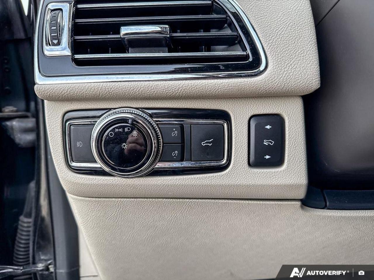 2020 Lincoln Navigator Reserve   MOONROOF   LEATHER   NAV Photo
