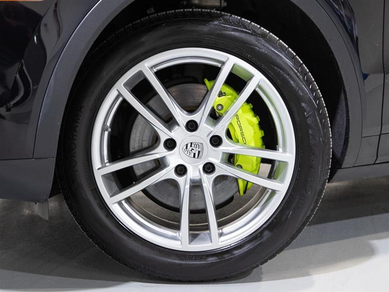 2022 Porsche Cayenne E-Hybrid Photo