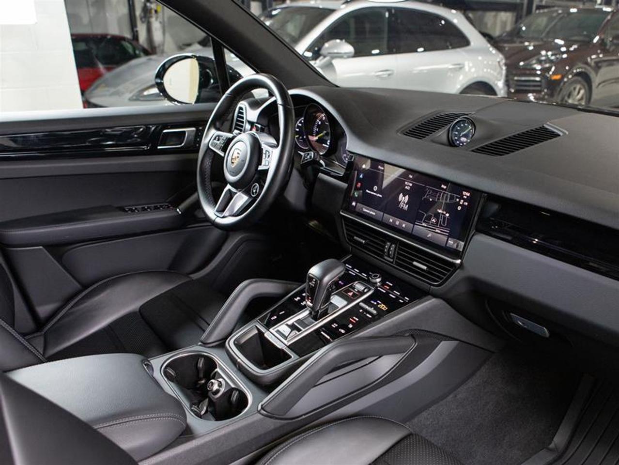 2022 Porsche Cayenne E-Hybrid Photo