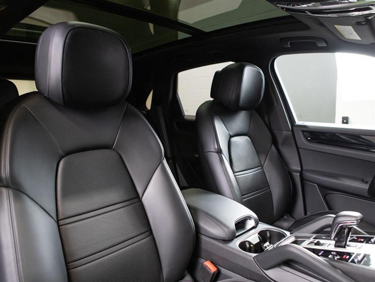 2022 Porsche Cayenne E-Hybrid Photo