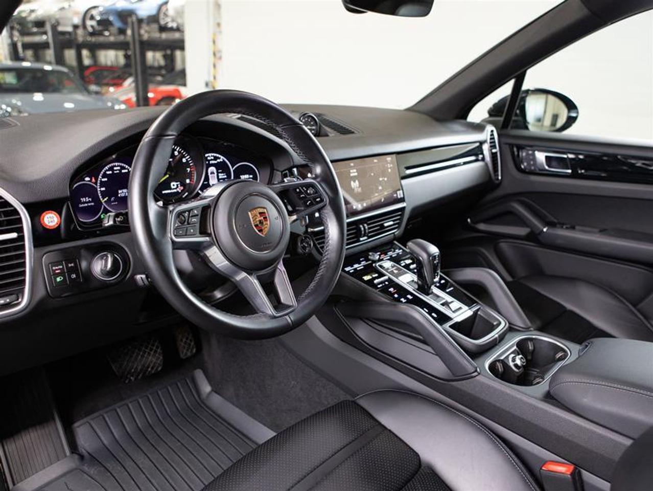 2022 Porsche Cayenne E-Hybrid Photo