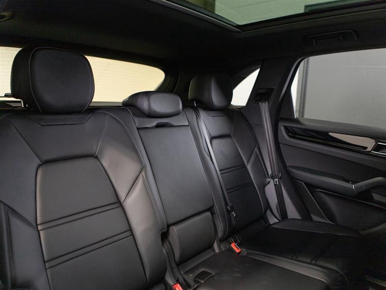 2022 Porsche Cayenne E-Hybrid Photo