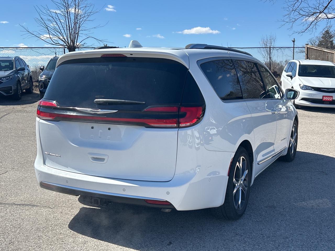 2022 Chrysler Pacifica PINNACLE, 7 PASS, CLEAN CARFAX, REMOTE START! Photo
