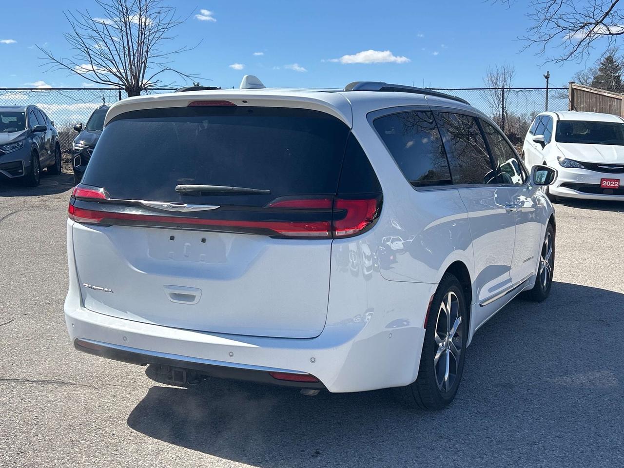 2022 Chrysler Pacifica PINNACLE, 7 PASS, CLEAN CARFAX, REMOTE START! Photo