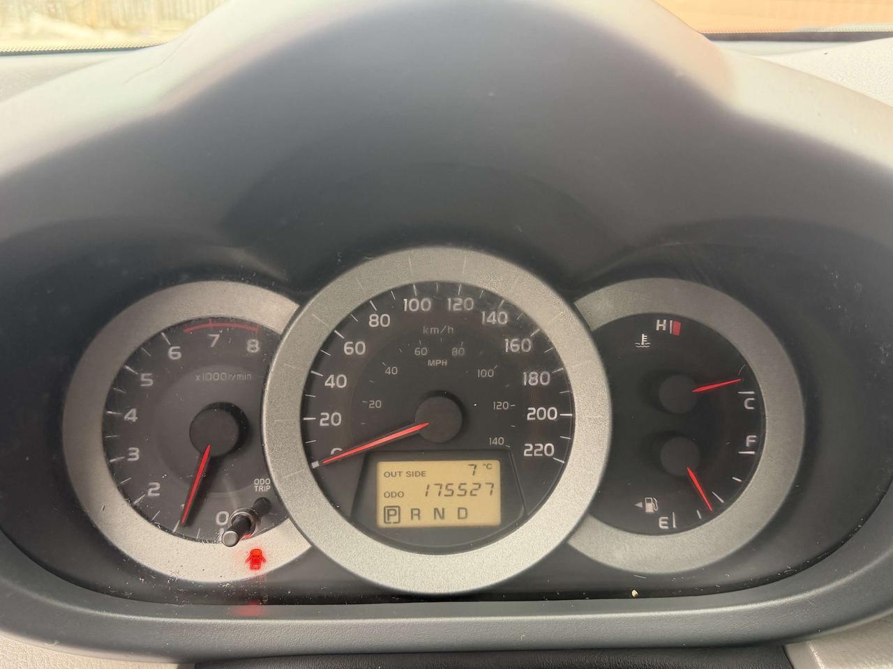 2008 Toyota RAV4 4X4 !! AUTOMATIC !! 175444 KMS !!!!!! ONE OWNER !! Photo