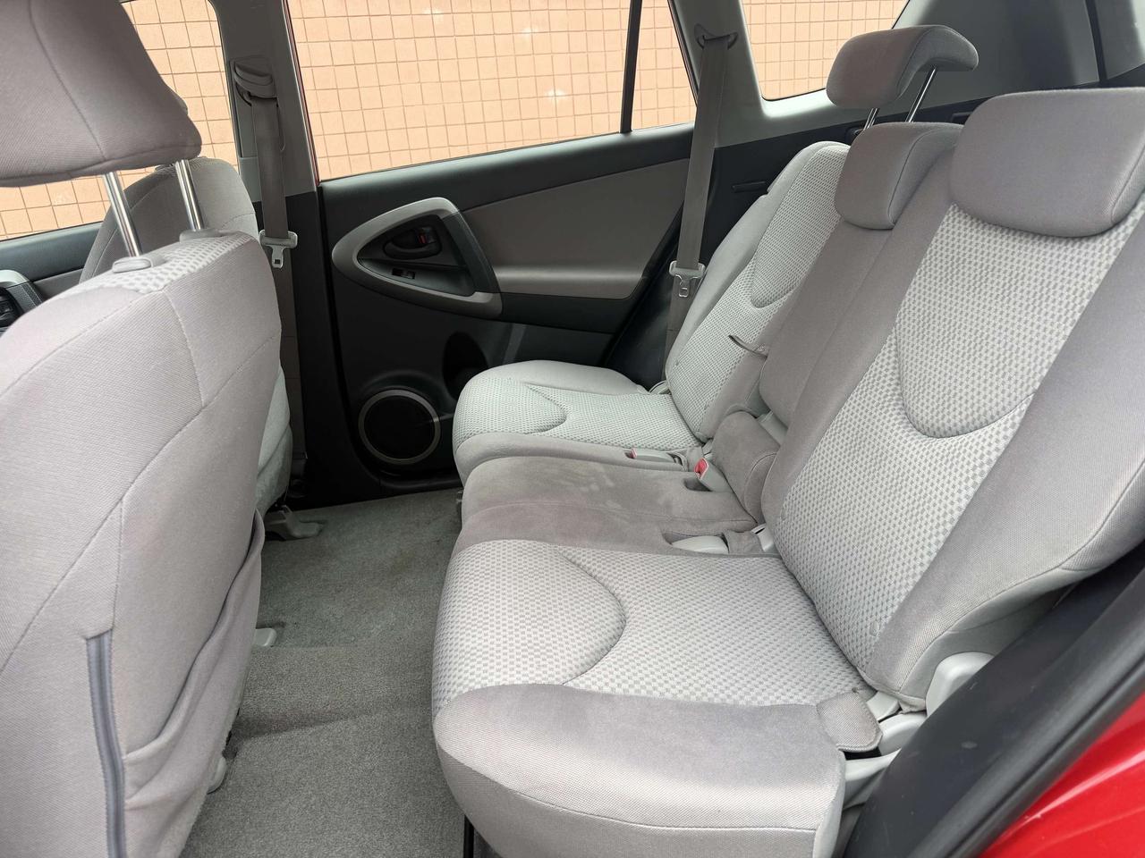 2008 Toyota RAV4 4X4 !! AUTOMATIC !! 175444 KMS !!!!!! ONE OWNER !! Photo