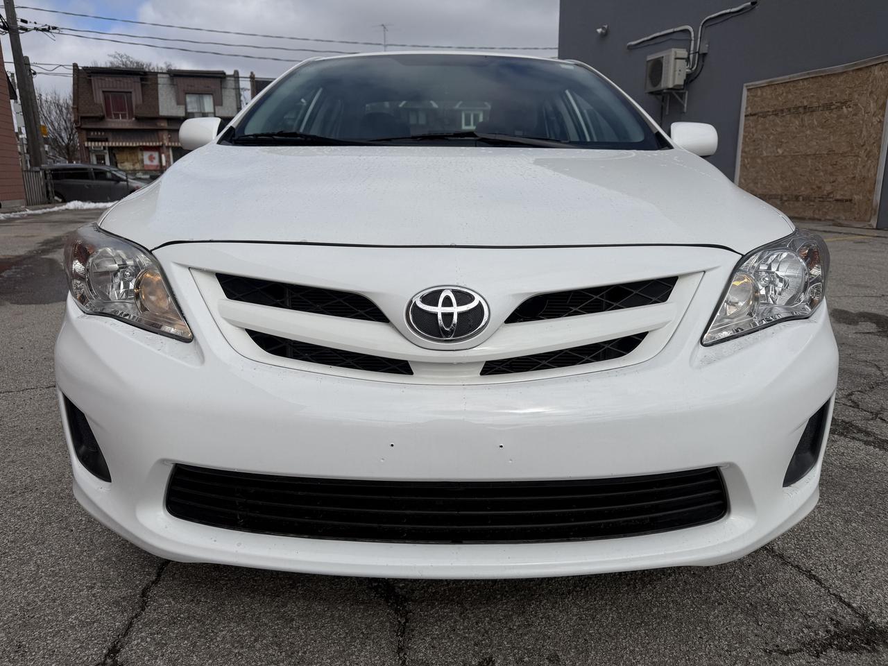 2012 Toyota Corolla 4dr Auto CE/ YES ONLY 67180 KMS !! COMES CERTIFIED Photo