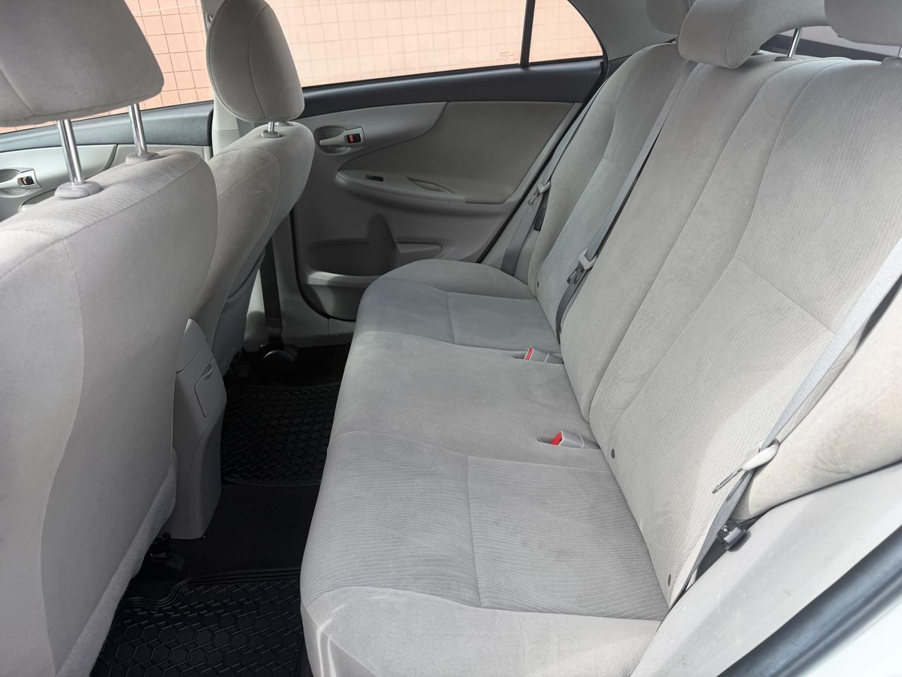 2012 Toyota Corolla 4dr Auto CE/ YES ONLY 67180 KMS !! COMES CERTIFIED Photo