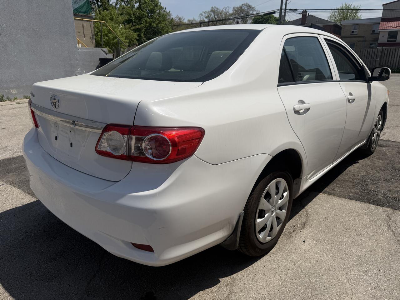 2012 Toyota Corolla 4dr Auto CE/ YES ONLY 67180 KMS !! COMES CERTIFIED Photo4