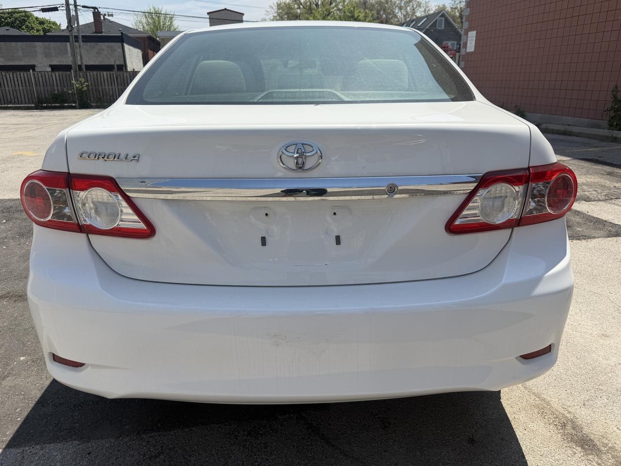 2012 Toyota Corolla 4dr Auto CE/ YES ONLY 67180 KMS !! COMES CERTIFIED Photo