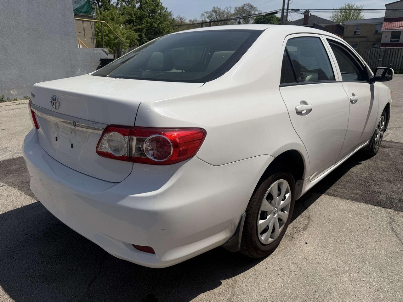 2012 Toyota Corolla 4dr Auto CE/ YES ONLY 67180 KMS !! COMES CERTIFIED Photo