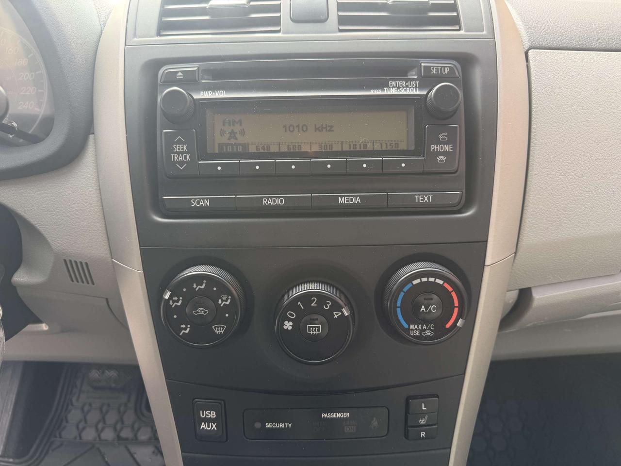 2012 Toyota Corolla 4dr Auto CE/ YES ONLY 67180 KMS !! COMES CERTIFIED Photo