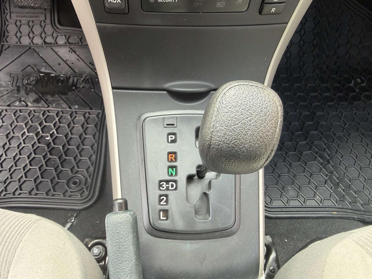 2012 Toyota Corolla 4dr Auto CE/ YES ONLY 67180 KMS !! COMES CERTIFIED Photo